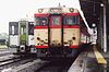 山田線宮古駅を停車する列車（2002年当時　現在宮古-釜石駅間の鉄道路線は不通のままでバス代替輸送となっている）