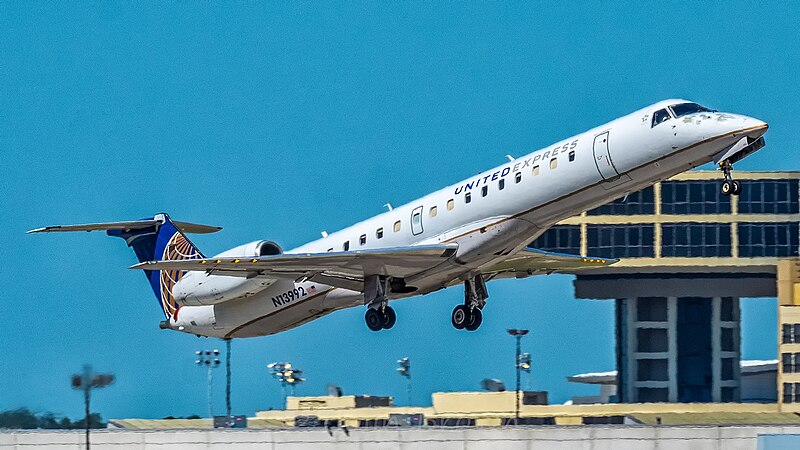 File:N13992 - Embraer ERJ-145LR - United Express.jpg