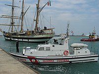 Nave scuola Palinuro e MV CP 2076.jpg