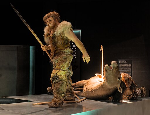  Neanderthal hunters depicted in the Gallo-Romeins Museum Tongeren (DSCF4334) 