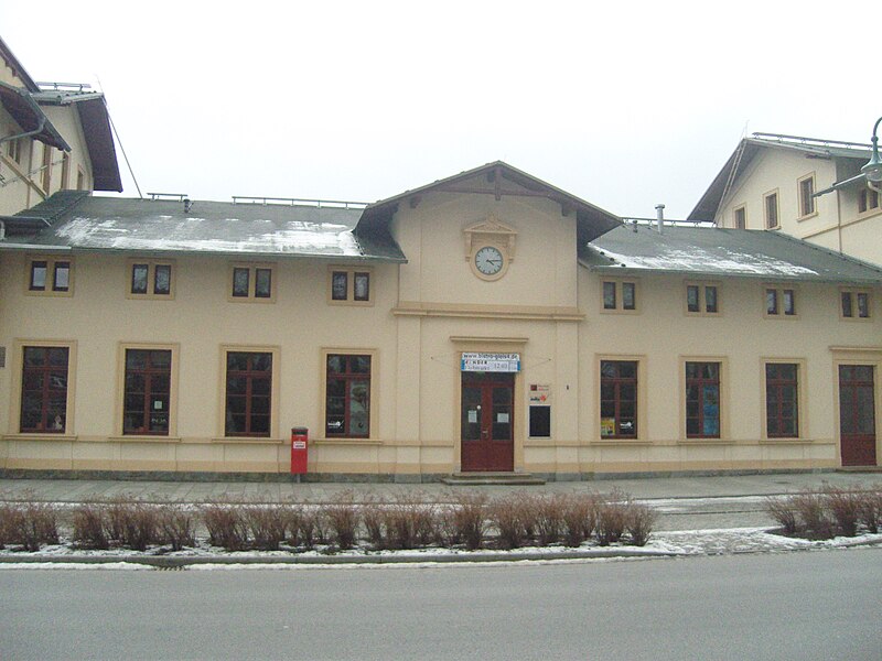 File:Neustadt sa bahnhof2.JPG