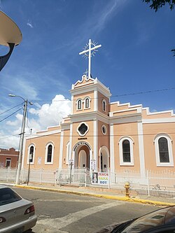 Nuestra Señora de la Monserrate Katolik kilisesi, Salinas