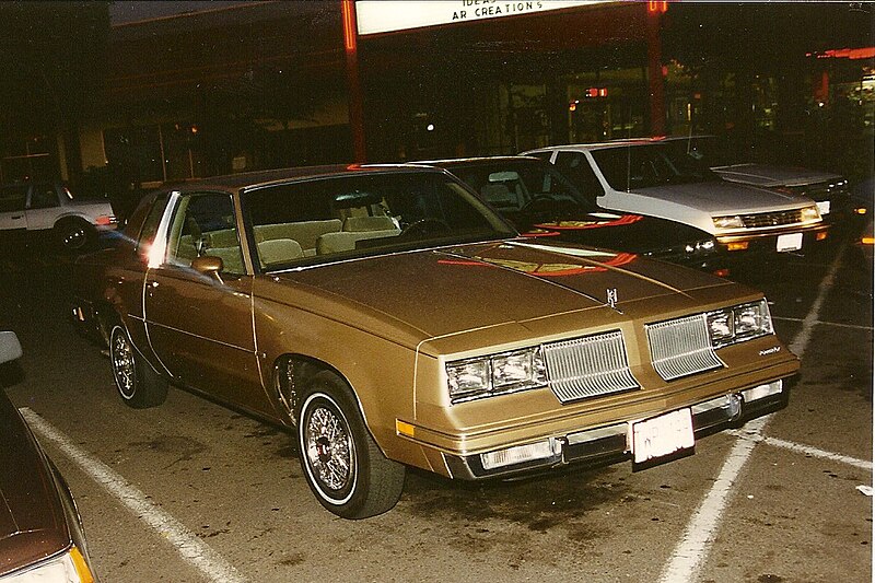 File:Oldsmobile Cutlass Supreme gold.jpg