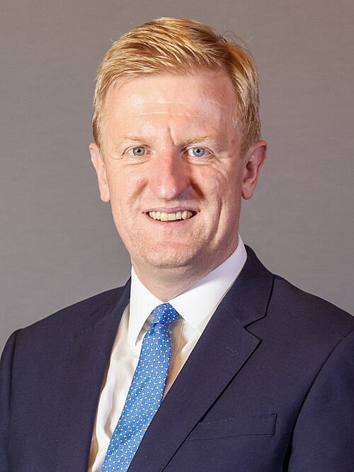 Image: Oliver Dowden Official Cabinet Portrait, October 2022 (cropped)