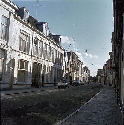 Hoe gaan naar Vughterstraat met het openbaar vervoer - Over de plek