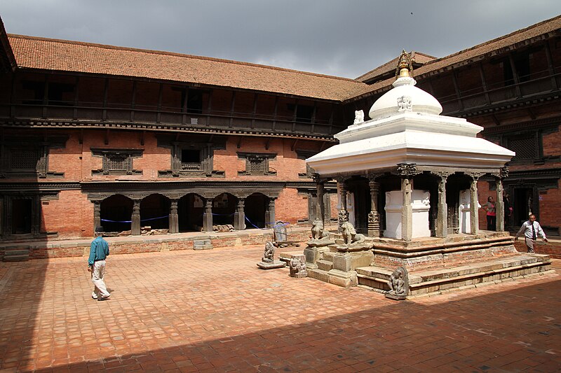 File:Patan-Palast-Keshav Narayan Chowk-08-2015-gje.jpg