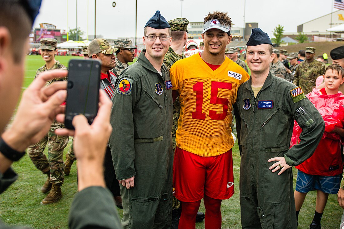 File:Patrick Mahomes military appreciation2018.jpg