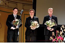 Peter Schonau, Bo hr. Hansen och Thomas Stenderup mottar Nordiska Radets filmpris i Oslo. 2007-10-31.jpg