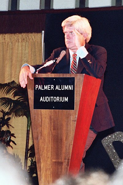 File:Phil Donahue 1981 (4370575811).jpg