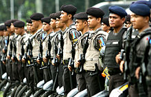 Indonesian police officers lineup Polisi officers lineup.jpg