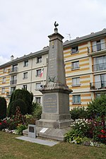Памятник погибшим в Пон-л'Эвек