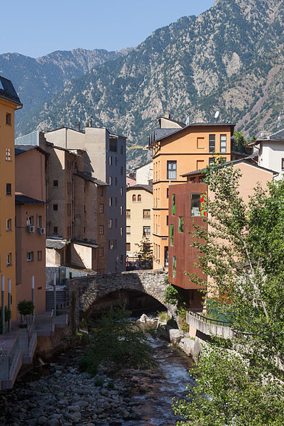 File:Ponte sobre o río Valira. Andorra 172.jpg