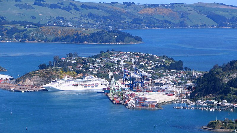 File:Port Chalmers Dawn Princess.jpg