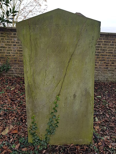 File:Putney Lower Common Cemetery 20191117 131707 (49078945561).jpg