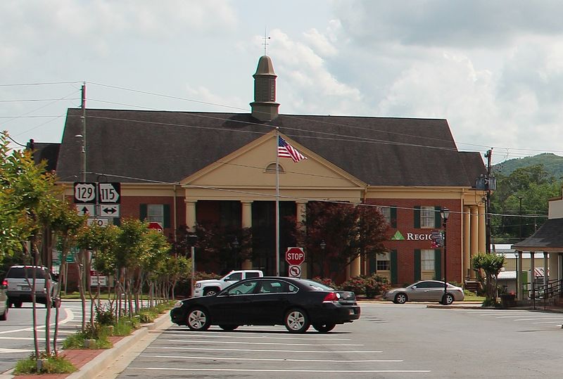 File:Regions Bank in Cleveland, Georgia April 2017.jpg