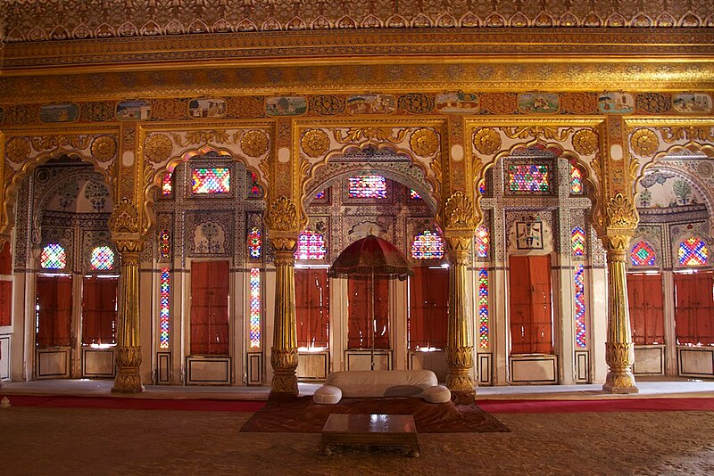 File:Room inside palace complex at Mehrangarh (4570966465).jpg