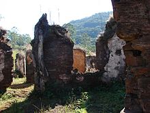 Ruins of the Casa Grande Ruinas da casa do Barao de Catas Altas, na antiga Mina de Gongo Soco (1511322269).jpg