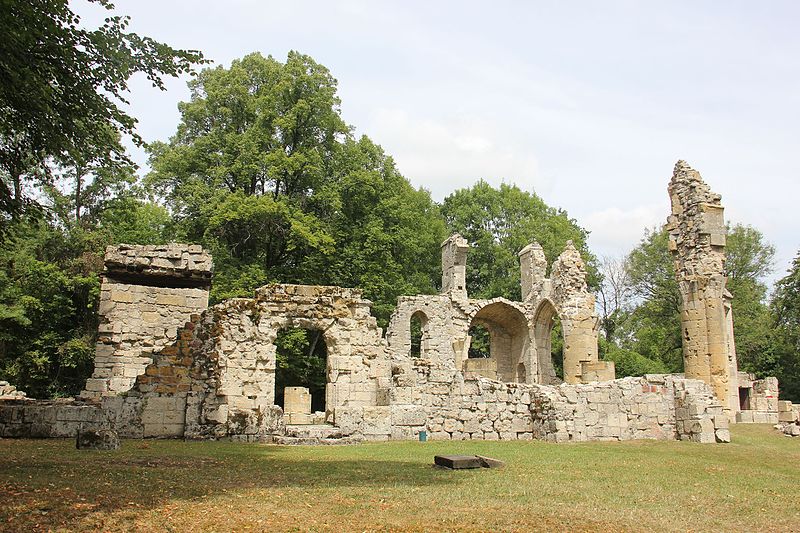 File:Ruined Church (20317966586).jpg