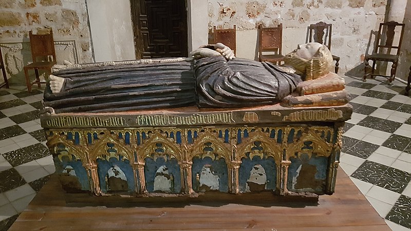 File:Sarcophagi of Tello of Castille 002.jpg