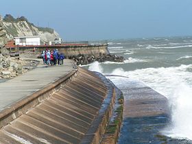 An example of a modern seawall in Ventnor on the Isle of Wight, England Seawallventnor.jpg