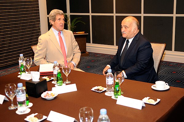 Prince El Hassan bin Talal with Secretary John Kerry (2013).