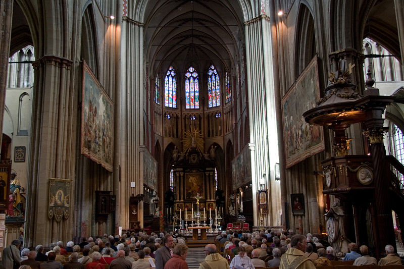 File:Sint-Salvatorskathedraal Inside 2 (Brugge).jpg