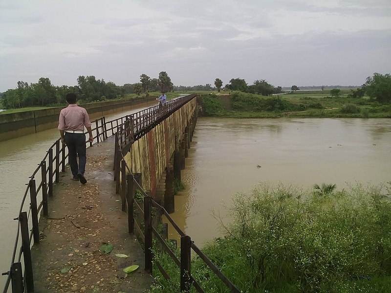File:Sonamukhi british era aqueductWest Bengal 23.jpg