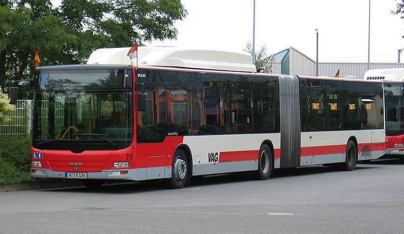 File:Stadtbus Nürnberg Bus 713 Btf. Schweinau.jpg