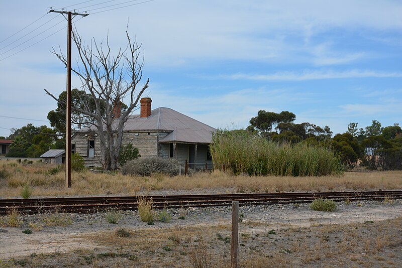 File:Station masters house Peake.jpg