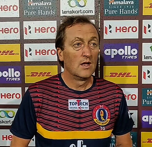 File:Tony Grant as East Bengal assistant coach.jpg