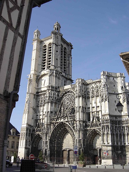 File:TroyesCathedrale.JPG