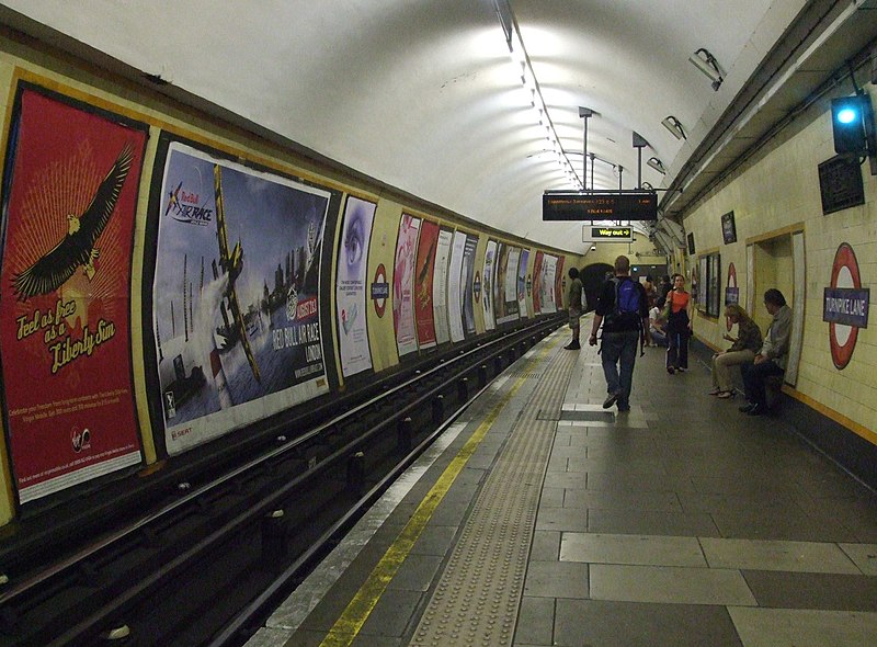 File:Turnpike Lane stn southbound.jpg