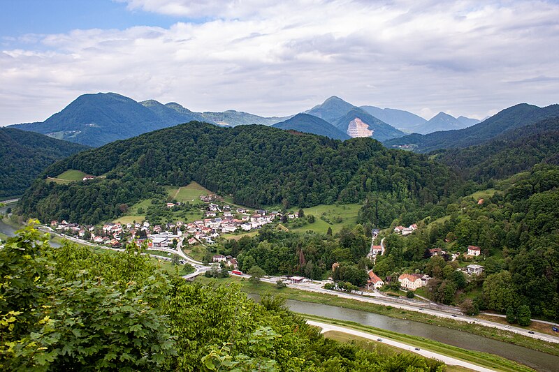 File:View from Celje Castle 04.jpg