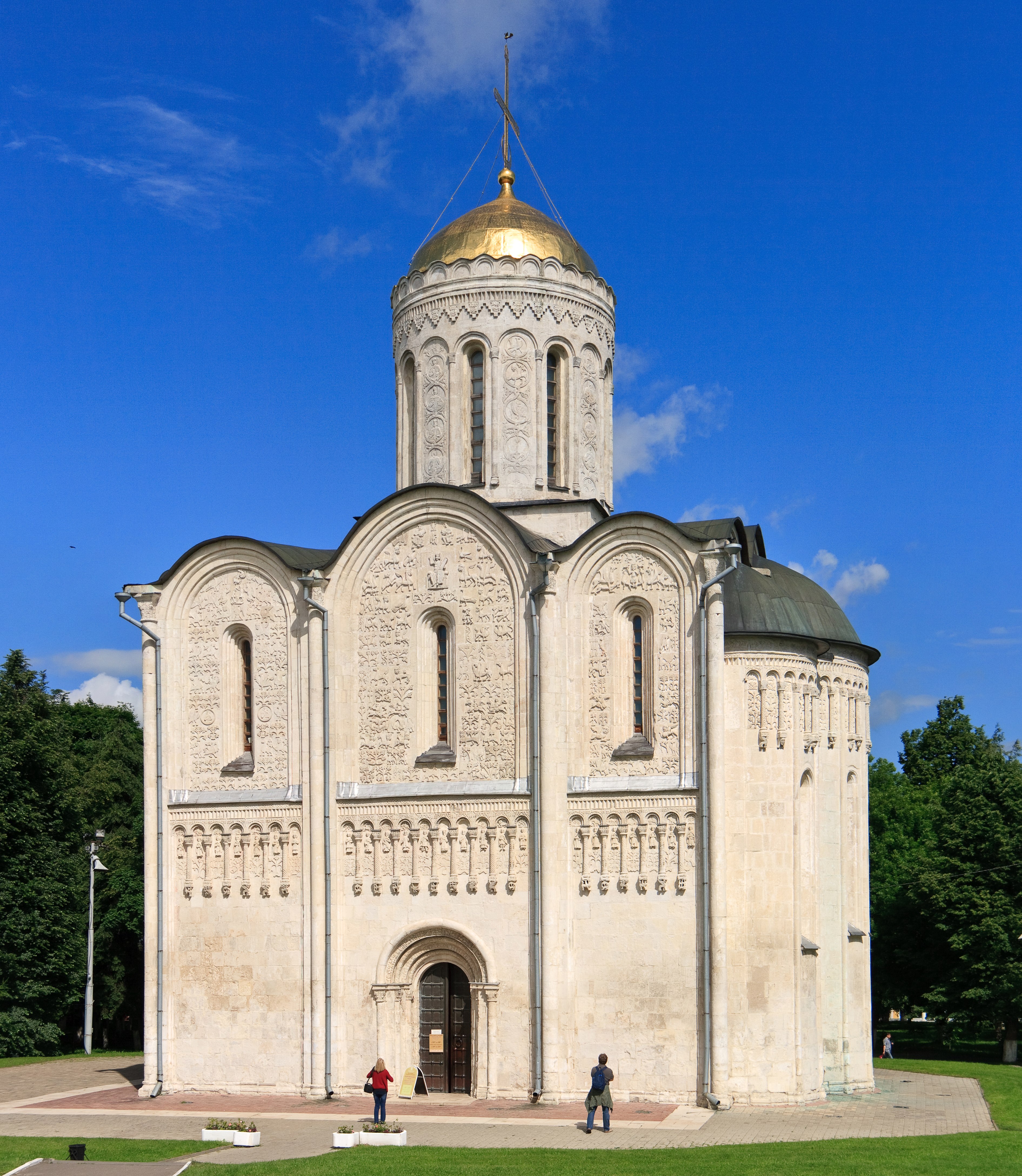 3 архитектурных памятников россии. Успенский и Дмитриевский соборы.