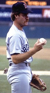 Wade Boggs, a Boston Red Sox baseball player, portrays himself in "Bar Wars". Wade Boggs 1988 (cropped).jpg