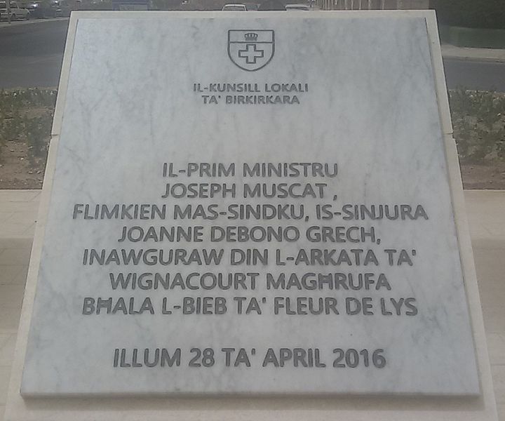 File:Wignacourt Arch plaque 2016-05-11.jpg