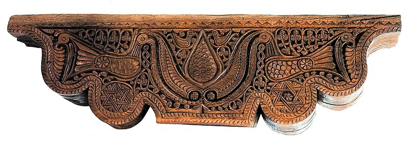 File:Wooden chapiter, 9th century, Astvatsamayr church of Araqeloc monastery, Sevan, History museum of Armenia, no. 227.jpg