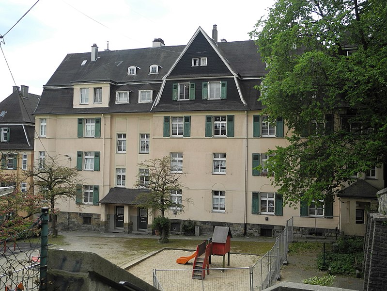 File:Wuppertal, Jahnplatz 1 + 3 + 5, Bild 2.jpg