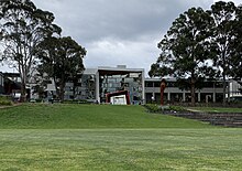 Yarra Valley Dilbilgisi resepsiyonu ve ana building.jpg