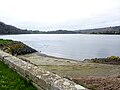 La très modeste cale du port de Trégarvan le long de la rive gauche de l'Aulne maritime.