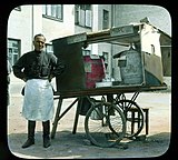 Branson DeCou: Pouliční prodavač nápojů (kvasu), Moskva r. 1931