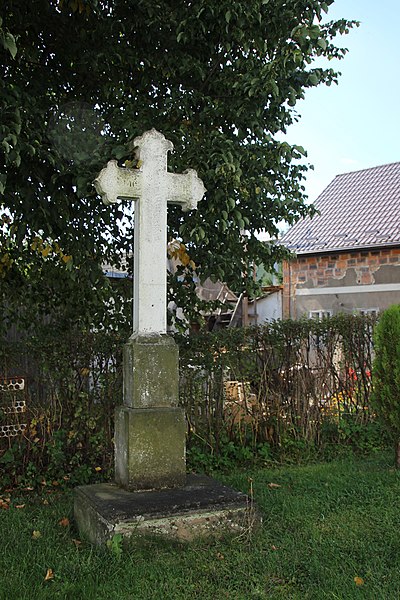 File:2014-08 Kamiennik (09) Krzyż.JPG