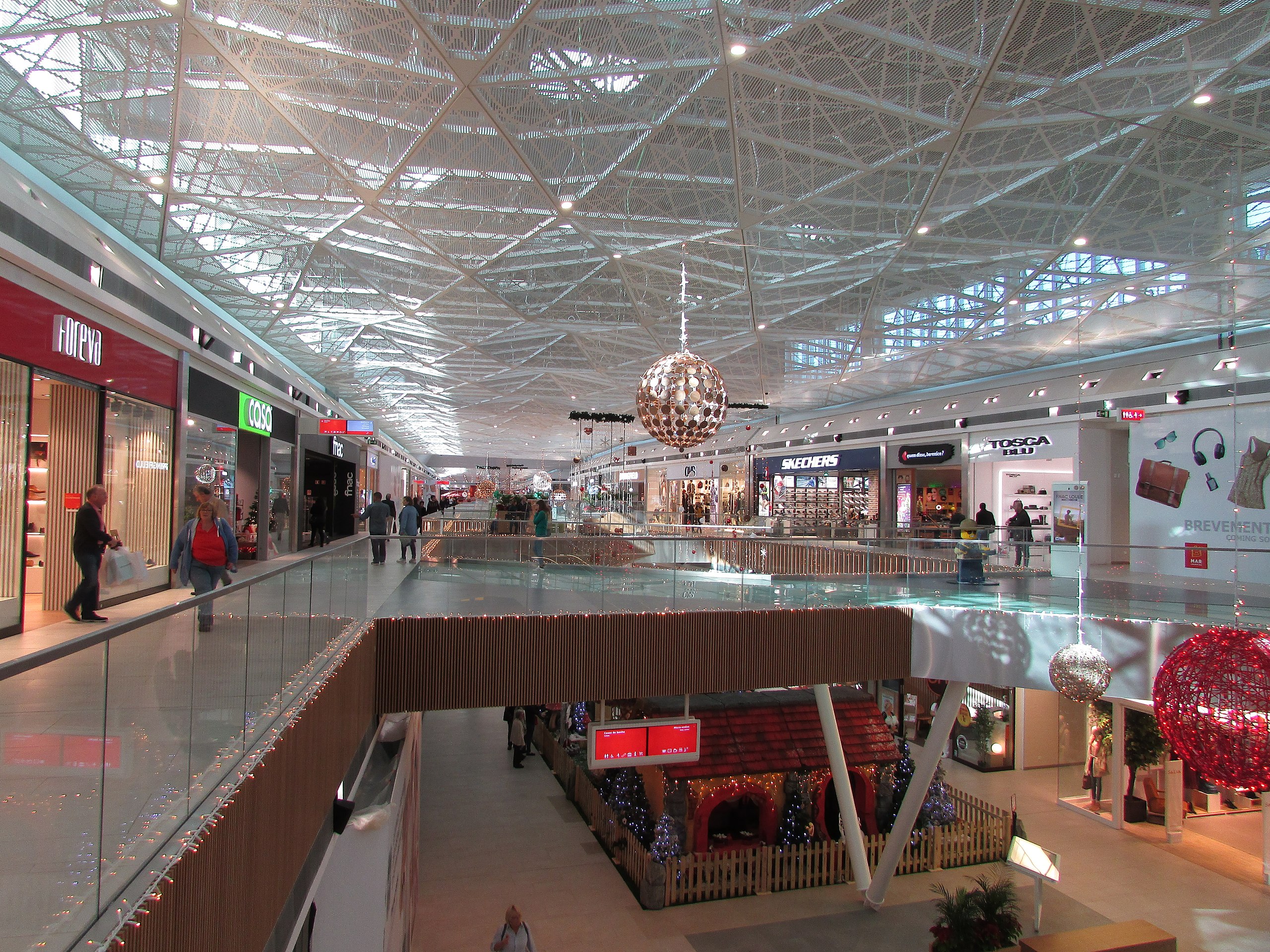 Inside shopping halls MAR Shopping Algarve (6).JPG - Wikimedia Commons