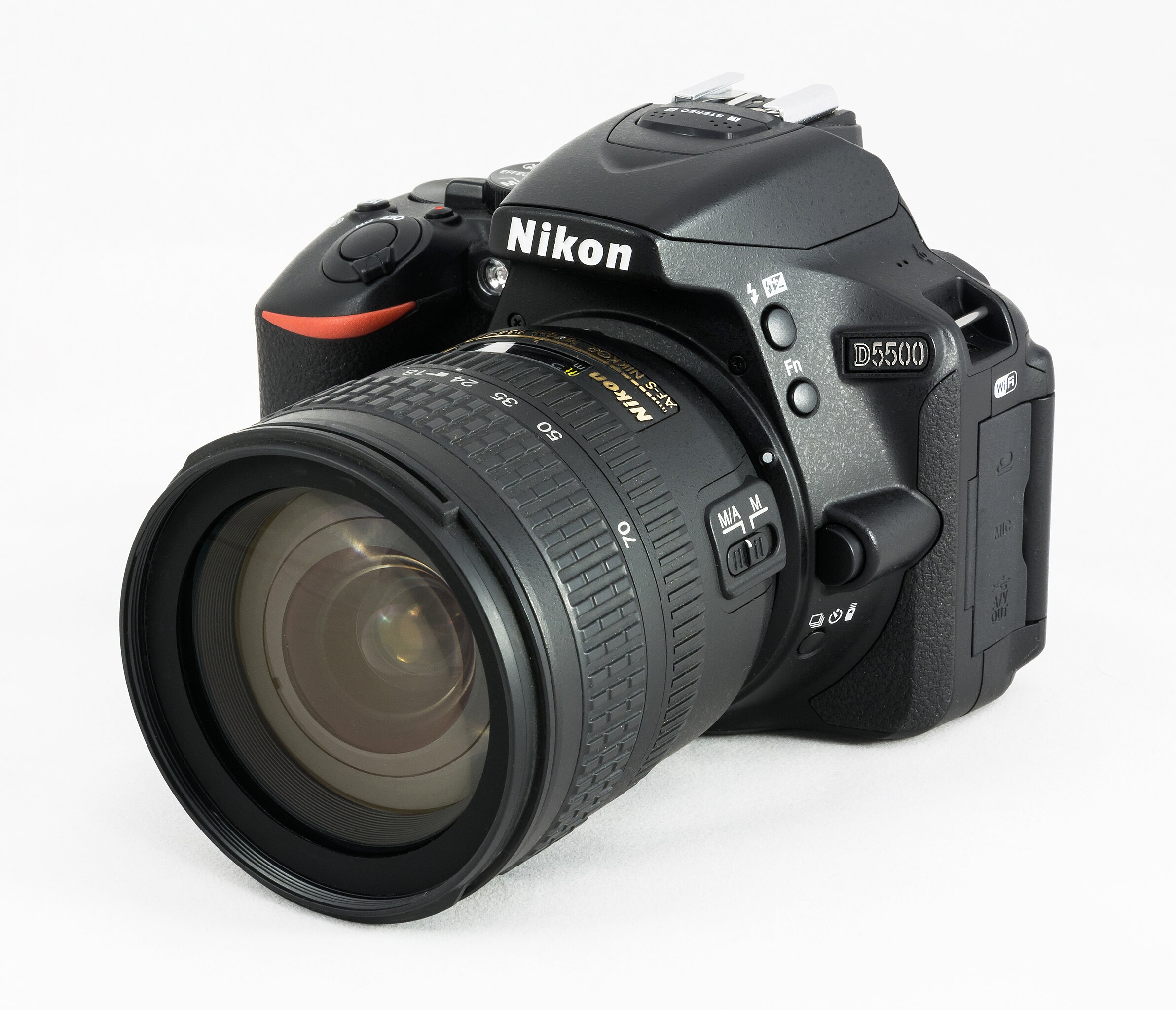 Bestand:2017 Nikon D5500.jpg - Wikipedia