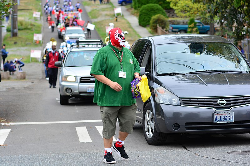 File:2019 Seattle Fiestas Patrias Parade - 104 - man dressed as Mexican wrestler.jpg