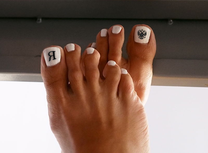 File:A woman with nail art.jpg
