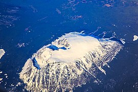 Let zrakoplovom Air North iz Whithorsea u Kelownu - provincijski park planine Nadina (14490233613) .jpg