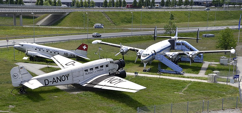 File:Aircraft D-ALEM, D-ANOY, HB-IRN at Munich Airport.JPG