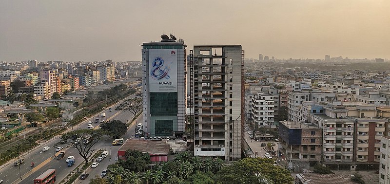 File:Airport road, afternoon light (45936750174).jpg