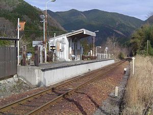 Железопътна линия Akechi Inuma station.jpg